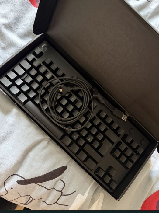 Продам клавіатуру Logitech G PRO Mechanical USB.