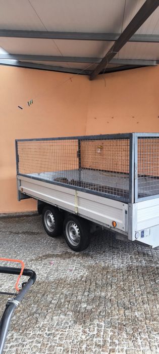 Vende-se Reboque