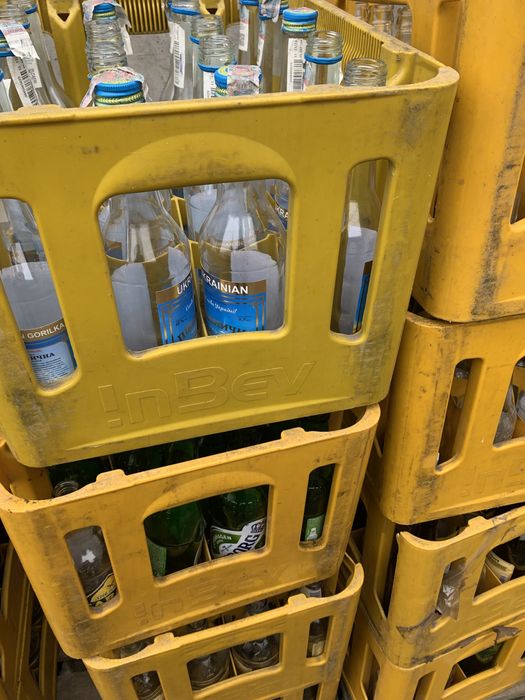 Принимаем макулатуру ,Пленку , Пет бутылки