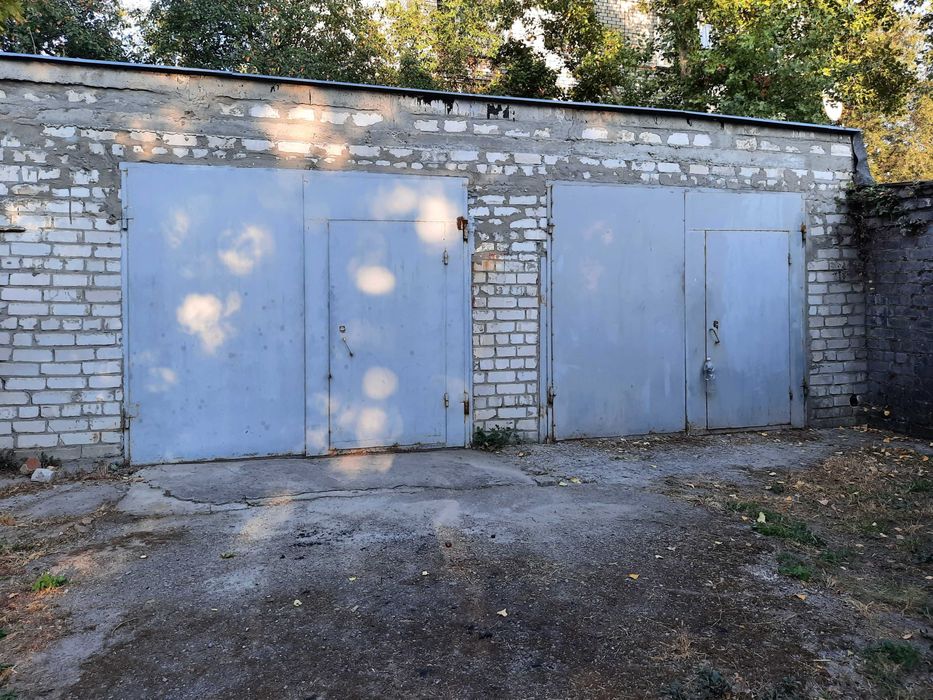 Гараж біля 10 школи і скверу ім. О.Бабаєва. | Центр