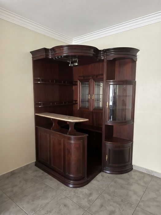 Vendo Mobília Completa Clássica (Sofás, Mesa, Bar, Cristaleira)