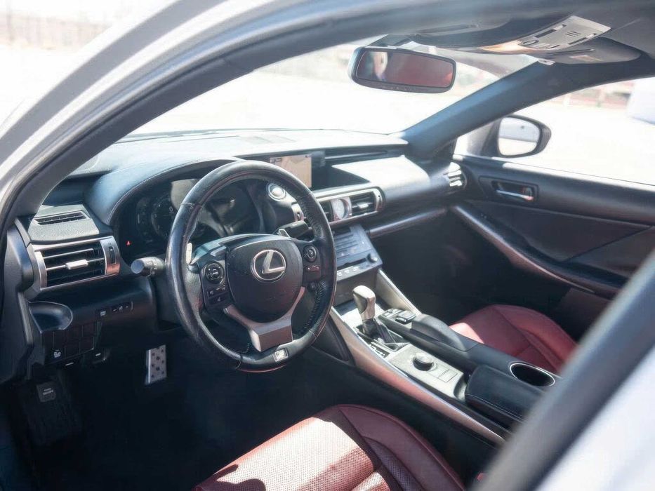 Lexus IS 250      2015