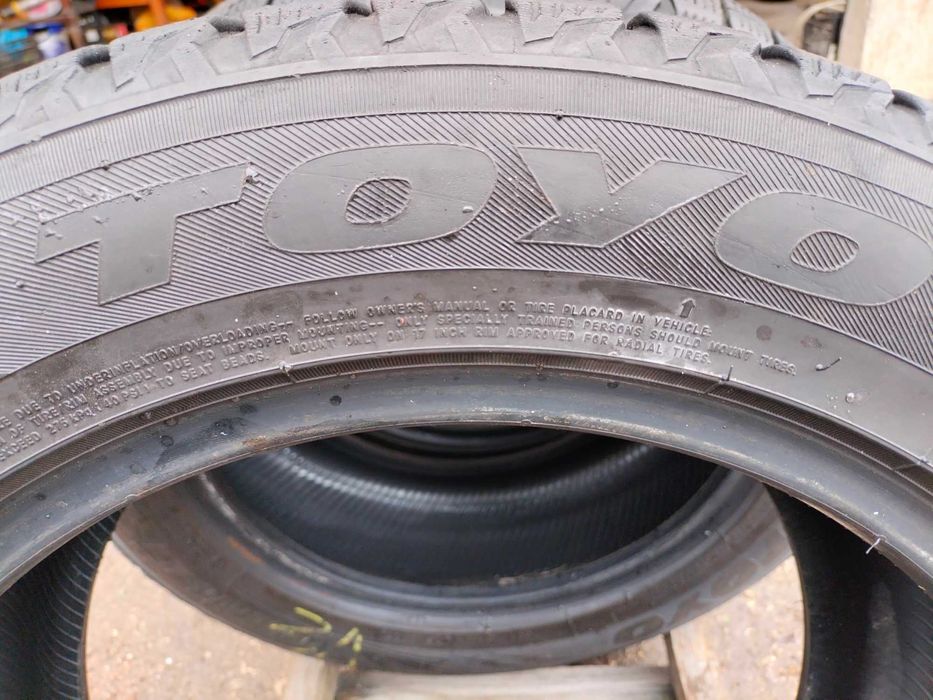 Зимові шини TOYO 235/55/17