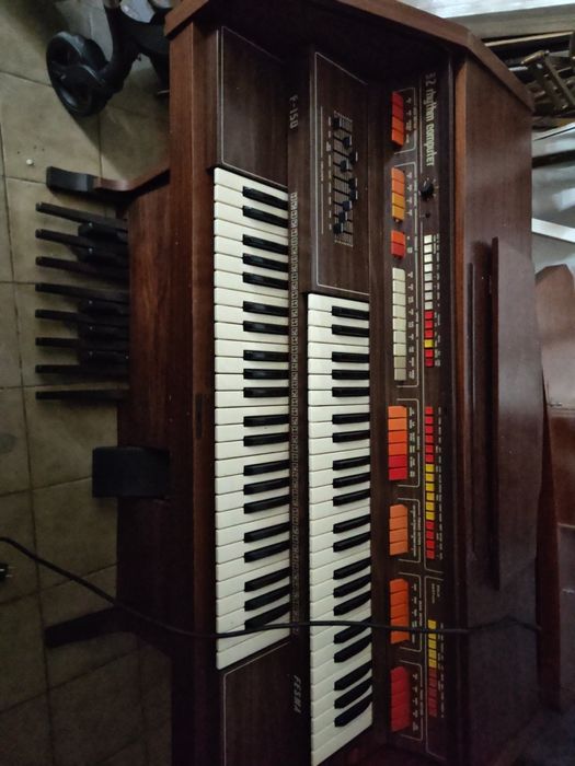 Orgão Musical F-150 32 Rhythm  - Como Novo