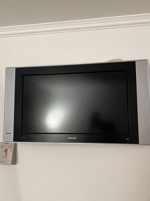 Телевізор Philips 26PF5321. Є кріплення.
