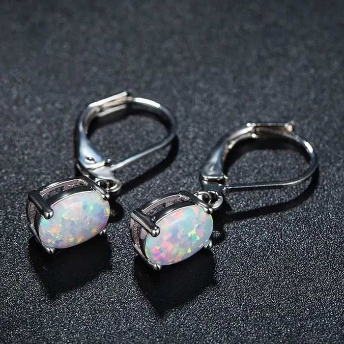 Серьги с  Овальным  Опалом на Четырехзубцах