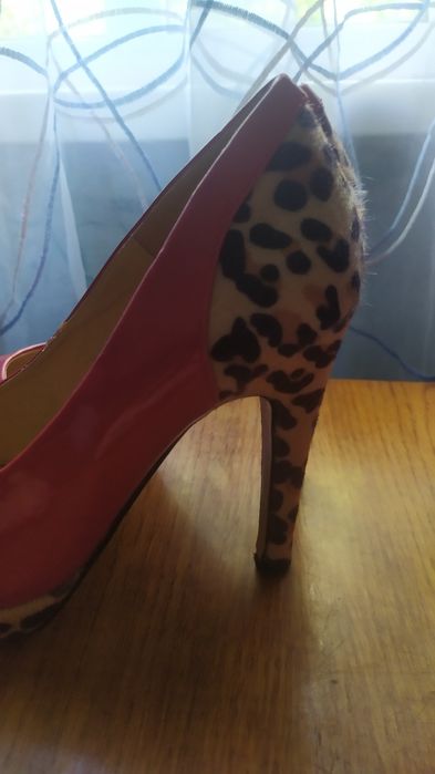 Туфлі жіночі, лаковані