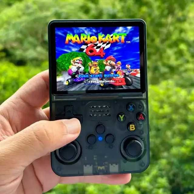 Приставка r36s черного цвета 64Гб