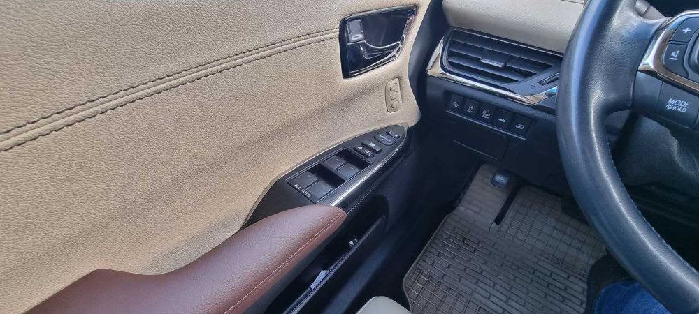 Toyota Avalon Hybrid LIMITED 2016