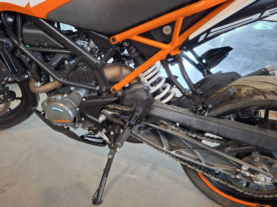 Mota KTM Duke 125