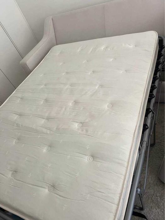 Sofá cama em excelente estado