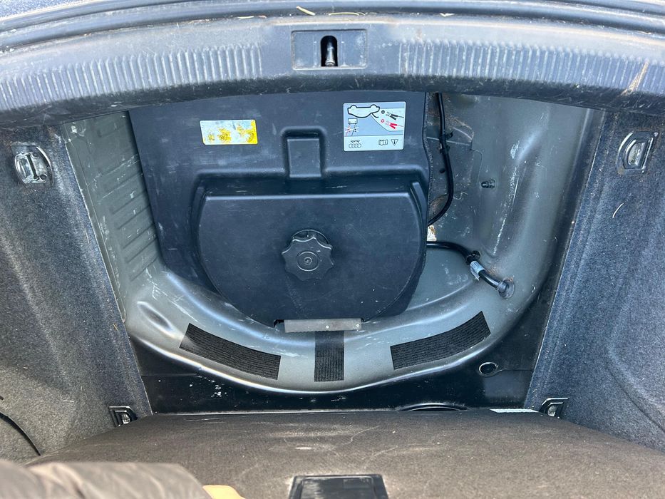 Audi A4B8  s-line , із s-line  sport підвіскою