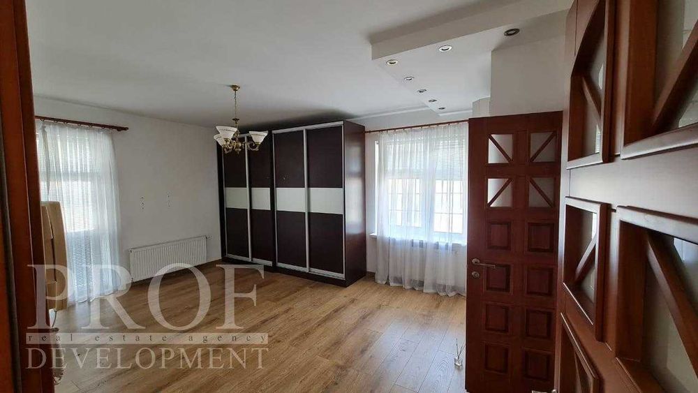 БЕЗ% будинок під офіс або житло  Голосіівський рн (350 м2)