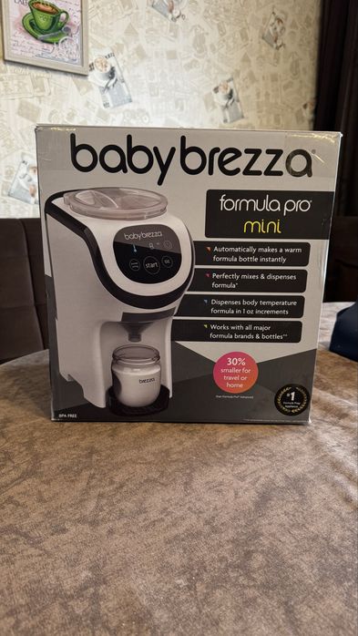 Машина для приготування дитячої суміші Baby Brezza  Formula Pro Mini
