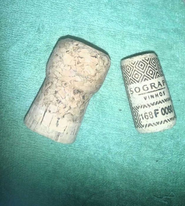 Заберите их уже кто-нибудь! Пробки винные , коньячные. Ассорти