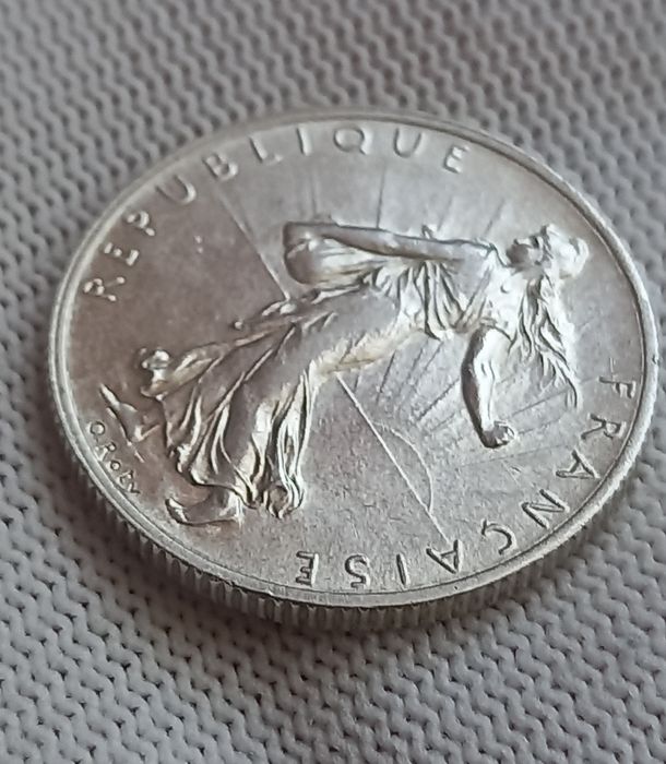 Срібна монета 2 франка 1918 року, Франція.
