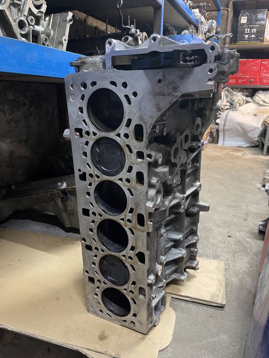 BMW B58B30A Блок циліндрів Головка Поршня Шатуни Колінвал