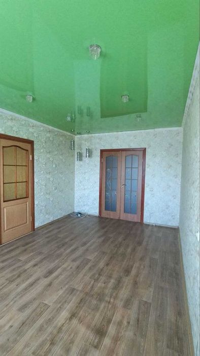 Продаж 3 кімнатної квартири КАРАЧУНИ