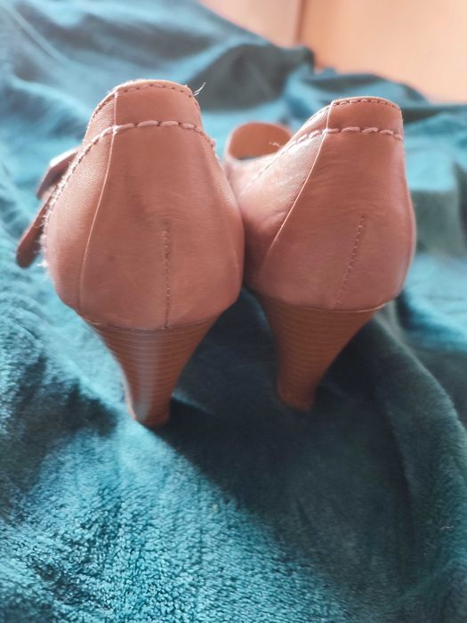 Buty czółenka SKÓRA naturalna 38