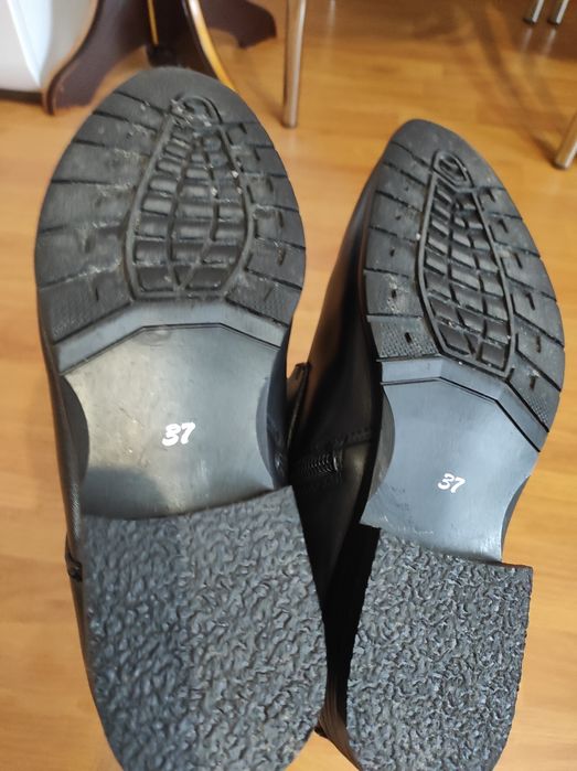 Продам добротне шкіряне зимове взуття