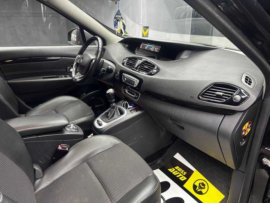 Renault Megane Scenic 2013