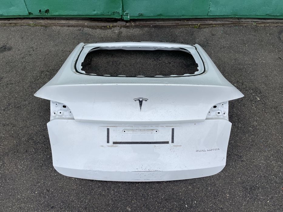 Ляда кришка багажника тесла tesla Y my вай