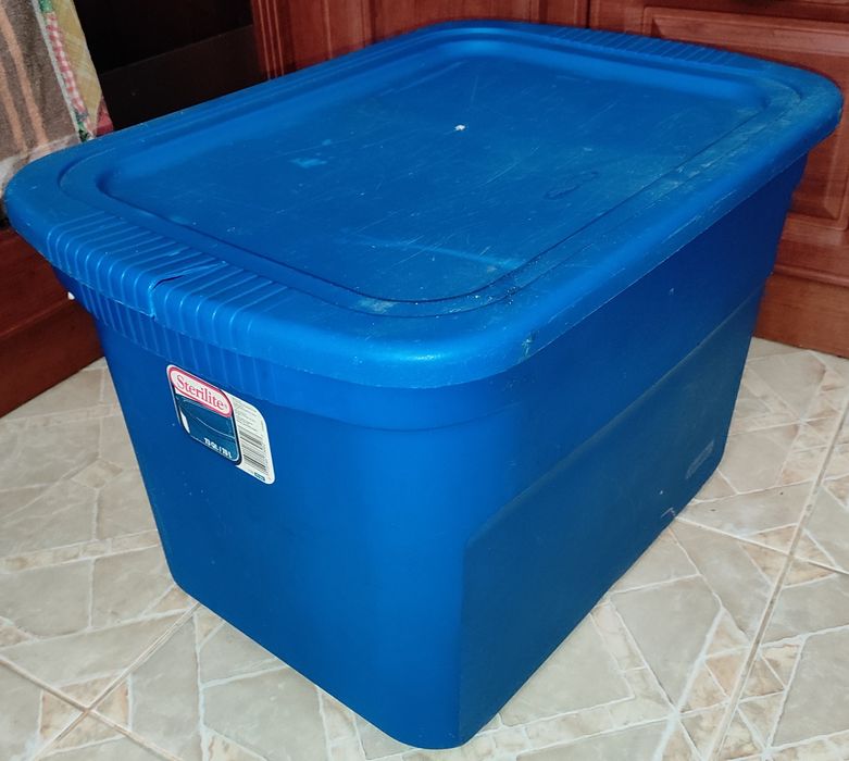 Контейнер для зберігання 70л Sterilite