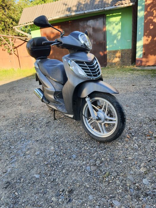 Продам максі скутер