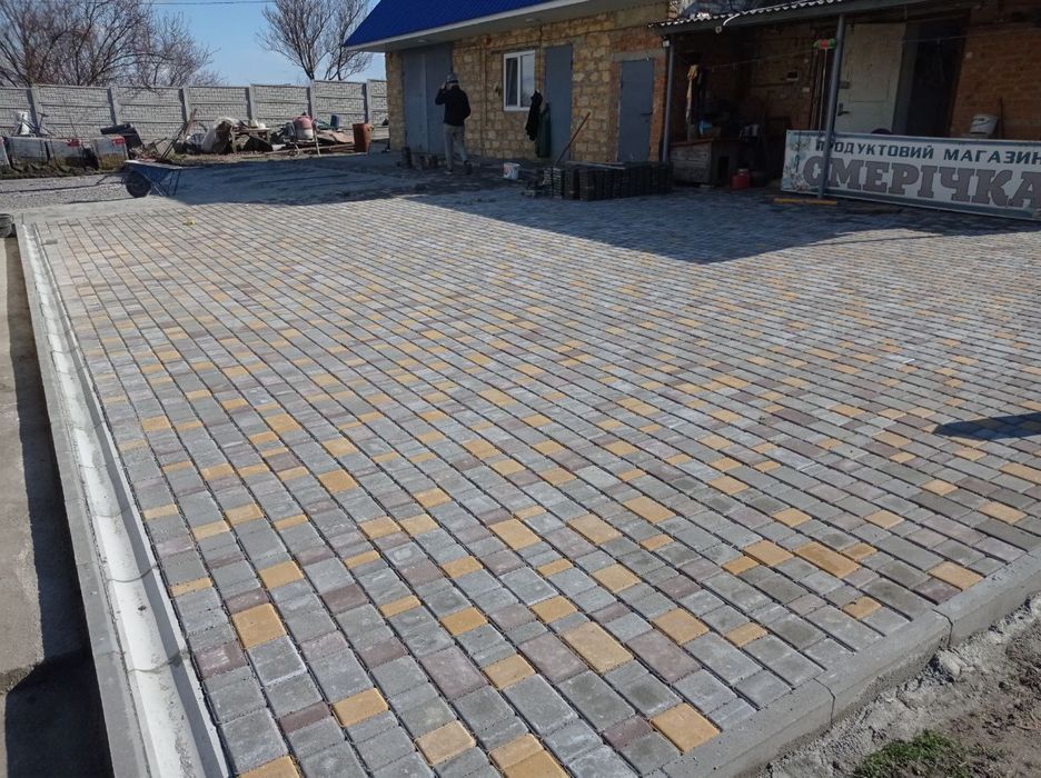 Укладка та продаж тротуарної плитки