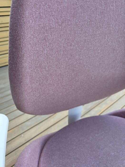 Fotel krzesło biurowe Ikea Hattefjall pastelowy róż