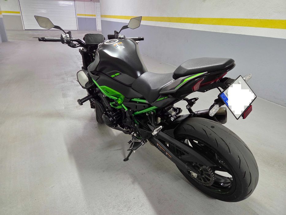 Kawasaki Z900 Performance, 2025, 7000km e garantia total da Kawasaki até 04/28