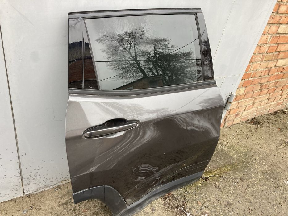 Дверь задняя правая Jeep Compass 2023,під ремонт