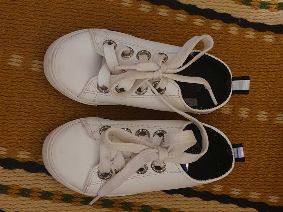 Buty białe dla dziewczynki, rozm. 25