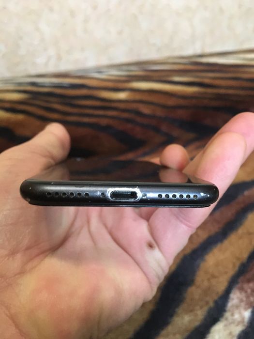 Iphone 8-64GB Neverlock гарний стан