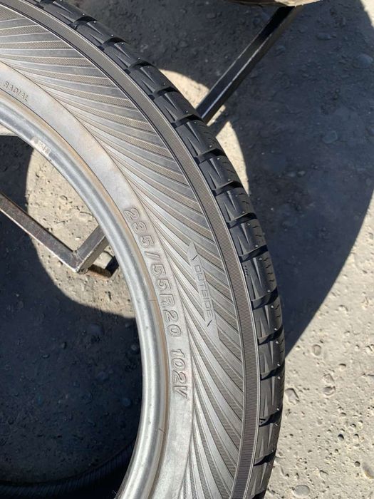 Шини 235/55 R20 Yokohama  7-7,5мм зима