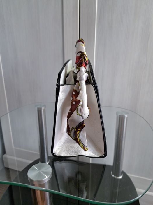 Torebka Guess skórzana