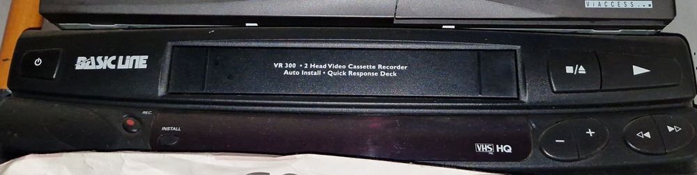 4 Video-Gravadores e 2 Box