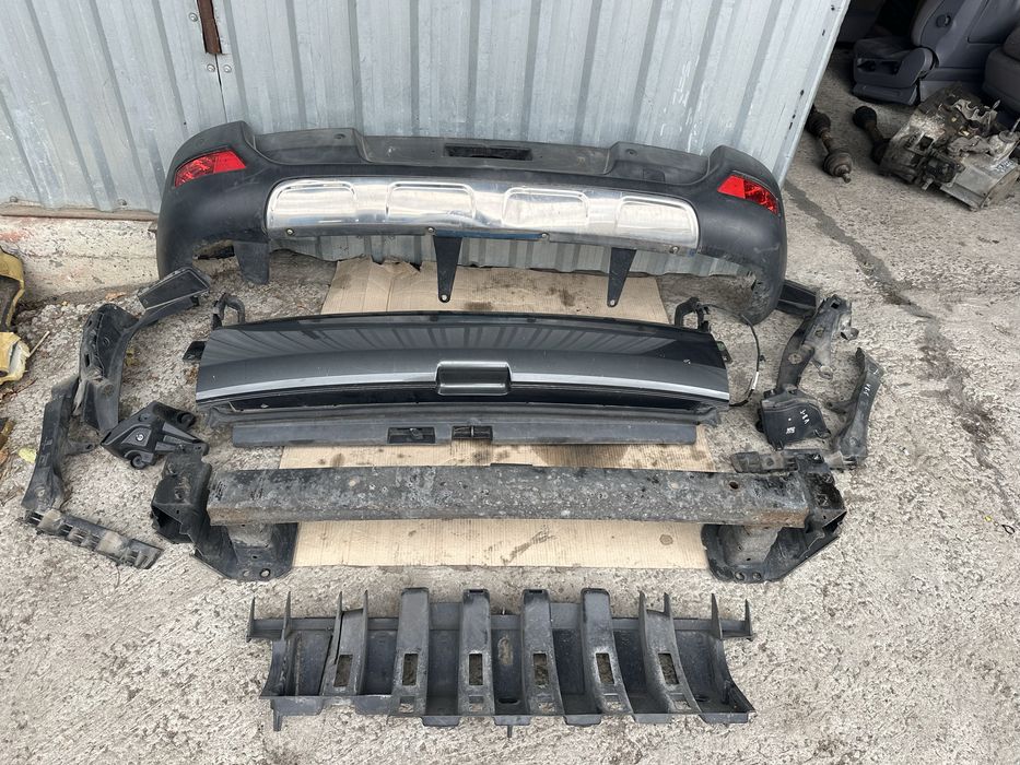 Задній бампер Пежо 3008 Peugeot борт клик підсилювач разборка