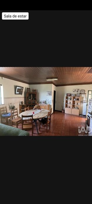 Vende-se Moradia  situada em Aldeia.