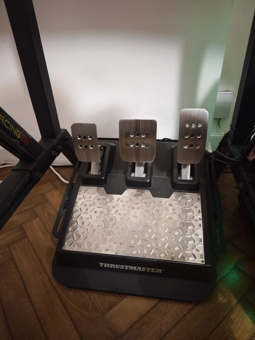 Rig symulator, thrustmaster, next level racing