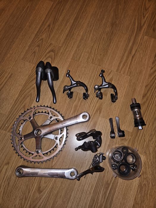 Kompletna grupa szosowa shimano 600 tricolor shimano ultegra vintage ultegra hamulce klamki klamkomanetki hamulce szczękowe manetki przerzutka korba