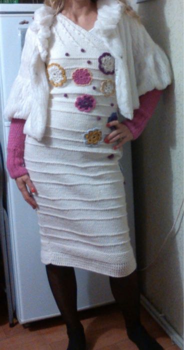 Женское вязаное платье