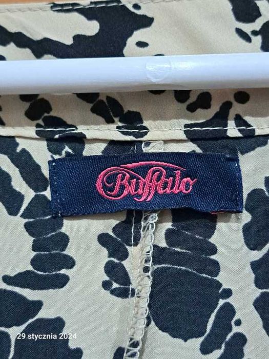 Bluzka imitujące koronkę 50 52 54 BUFFALO