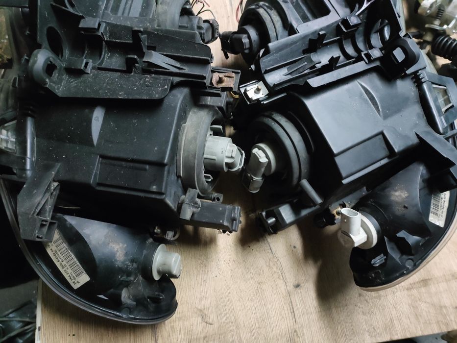 BMW E46 lift sedan reflektory lampy L+P