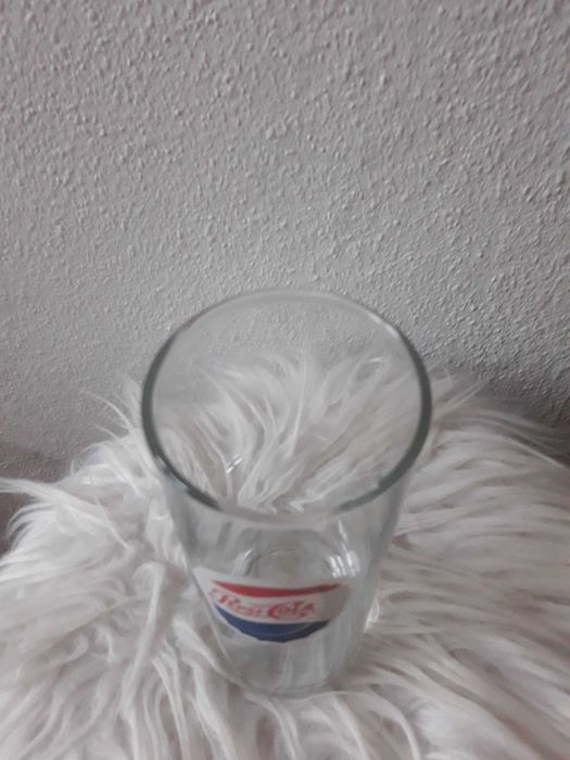 Szklanka Pepsi Cola.