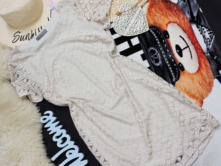 Vero Moda kremowa koronkowa sukienka M