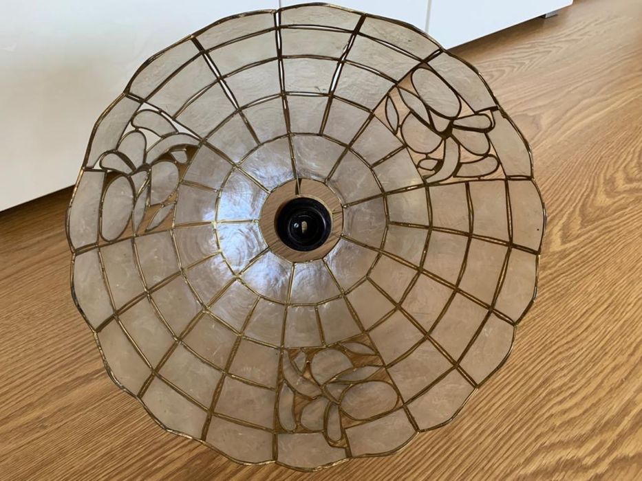 Lampa wisząca z masy perłowej