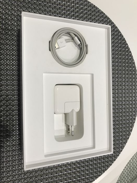 iPad mini 5, 256GB, wi-fi LTE Space Gray