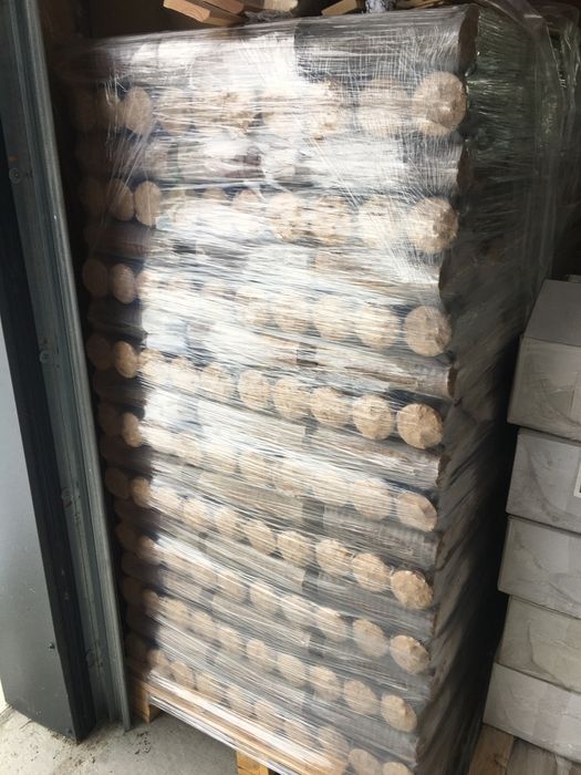 Brykiet z twardego drewna