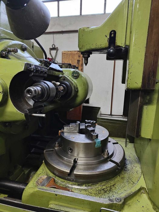 Frezarka obwiedniowa do kół zębatych